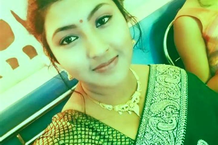 Aria, 31 — Escort in Madanpur, India