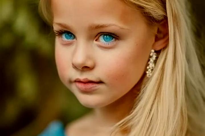 Aria, 32, a blonde blue-eyed middle eastern companion based in Nova Palmeira. Offering BDSM, Deep French Kissing, Massage. Available for incall and outcall, ...