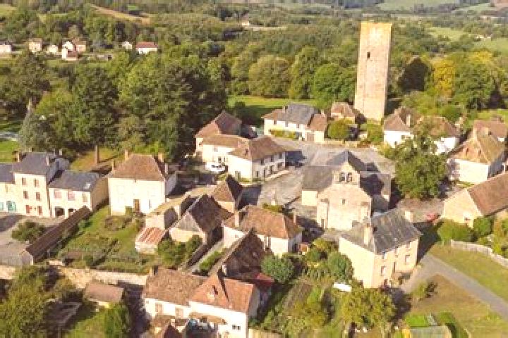 Aria, 32 — Escort in Chateau-Chervix, France