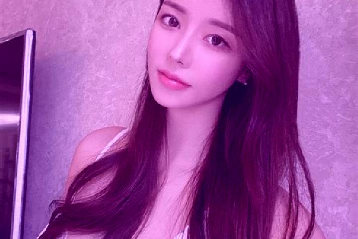 Aria, 32 — Escort in Xunqiao, China