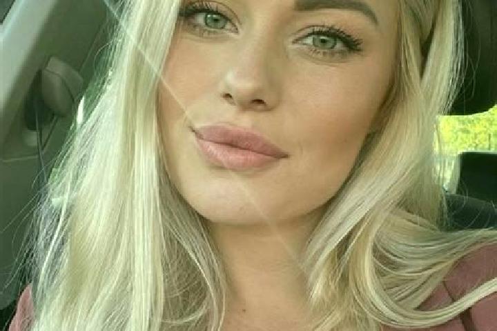 Aria, 33, a blonde hazel-eyed caucasian companion based in Alucra. Offering Striptease, Domination, A-Level, Fetish. Available for incall and outcall, day an...