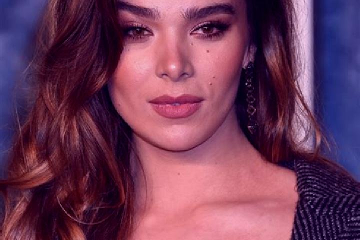 Aria, 33, a brunette grey-eyed caucasian companion based in Everswinkel. Offering Deep French Kissing, GFE, A-Level. Available for incall and outcall, day an...