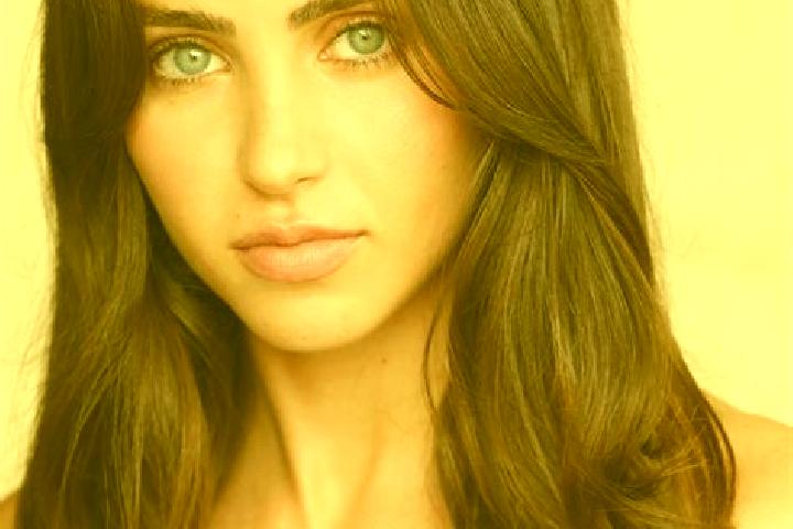 Aria, 33, a chestnut brown-eyed mediterranean companion based in Pressagny-le-Val. Offering Tantra, Erotic Massage, Striptease, Prostate Massage. Available f...