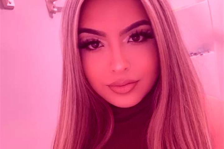 Aria, 34, a blonde dark-eyed latina companion based in Vechec. Offering CIM, Striptease, Domination. Available for incall and outcall, overnight bookings ava...