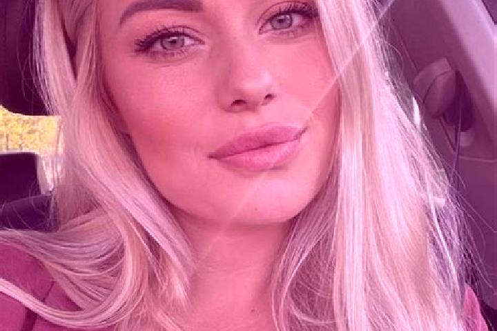 Aria, 34, a blonde hazel-eyed caucasian companion based in Hatton Vale. Offering 69, Deep French Kissing, Striptease, Massage, GFE. Available for incall and ...