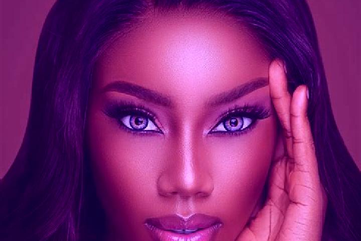 Aria, 34, a chestnut blue-eyed ebony companion based in Mingxikou. Offering Couples, Domination, GFE. Available for incall and outcall, day and evening dates.