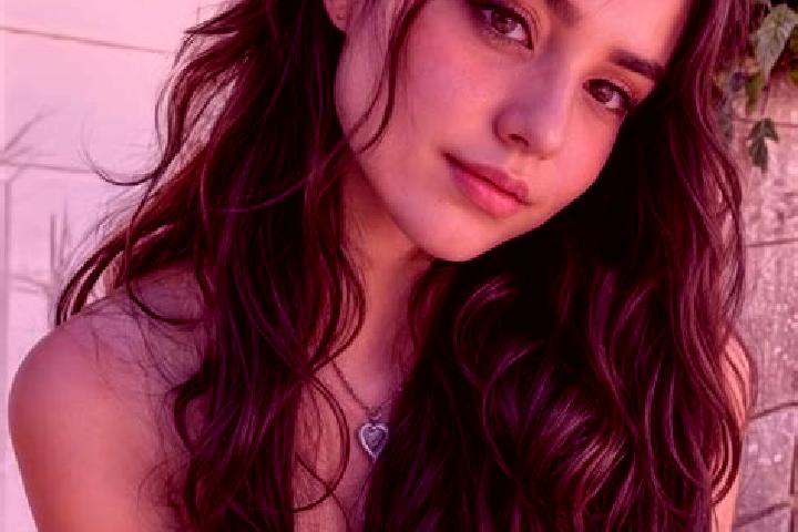 Aria, 35, a auburn dark-eyed middle eastern companion based in General Pacheco. Offering Striptease, OWO, Roleplay, Deep French Kissing, 69. Available for in...