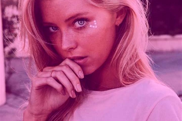 Aria, 35, a blonde blue-eyed ebony companion based in La Viste. Offering Erotic Massage, Overnight, Deep French Kissing. Available for incall and outcall, da...