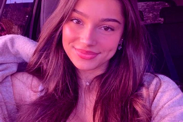 Aria, 35, a brunette grey-eyed mixed companion based in Carnauba dos Dantas. Offering CIM, BDSM, A-Level, Erotic Massage, Party Girl. Available for incall an...