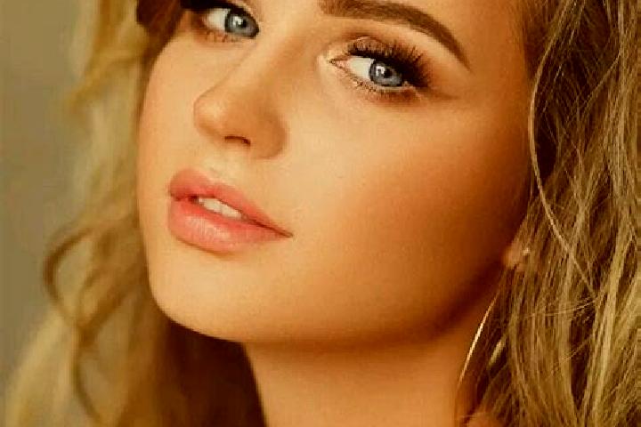 Aria, 35, a dark blonde blue-eyed mixed companion based in Barzaljin. Offering Deep French Kissing, Couples, Striptease. Available for incall and outcall, da...