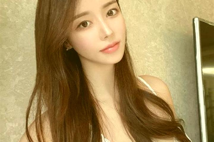 Aria, 35 — Escort in Beishidian, China