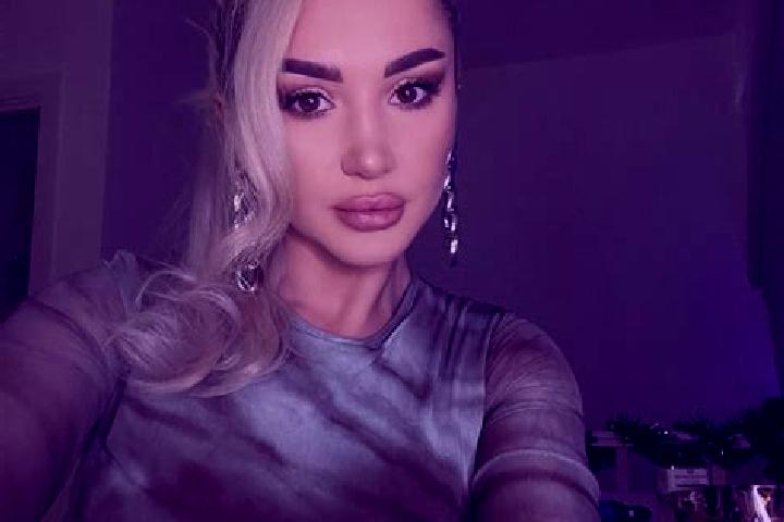 Aria, 36, a auburn amber-eyed caribbean companion based in Gorrevod. Offering Travel Companion, Fetish, 69, Couples. Available for incall and outcall, overni...