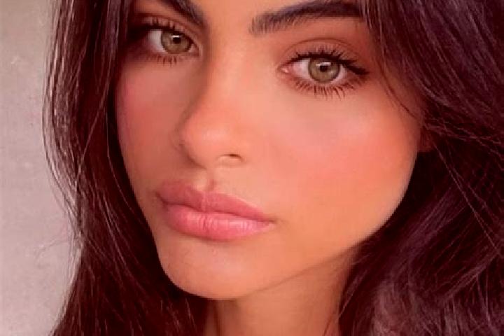 Aria, 36, a black dark-eyed indian companion based in Sao Roque. Offering Girlfriend Experience, 69, Massage, Dinner Date. Available for incall and outcall, ...
