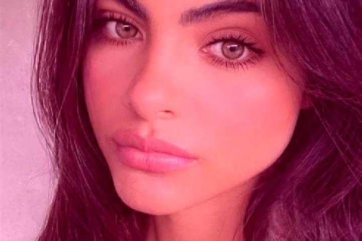 Aria, 36, a red hazel-eyed latina companion based in Nanfaxin. Offering Dinner Date, CIM. Available for incall and outcall, day and evening dates.