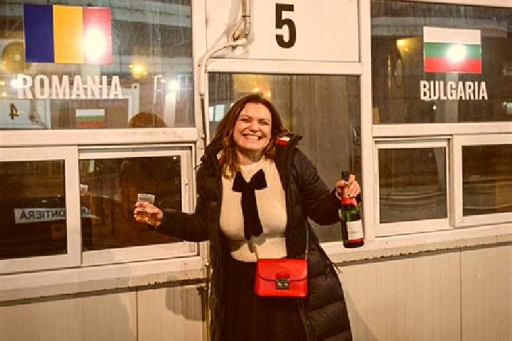 Aria, 36 — Escort in Cenade, Romania