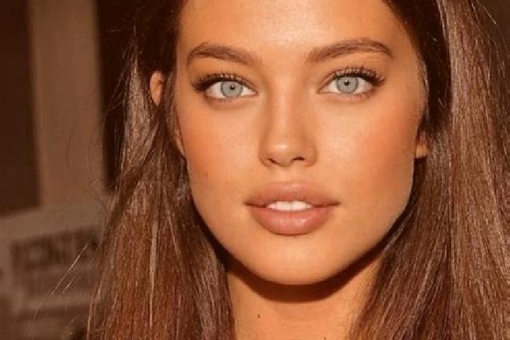 Aria, 37, a chestnut green-eyed caucasian companion based in Varto. Offering Tantra, 69. Available for incall and outcall, day and evening dates.