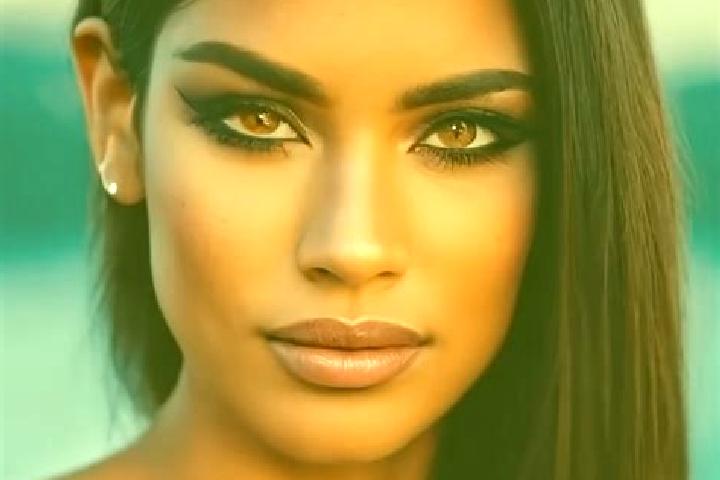 Aria, 37, a dark blonde green-eyed latina companion based in Villa Heights. Offering Overnight, CIM, Deep French Kissing, OWO. Available for incall and outca...