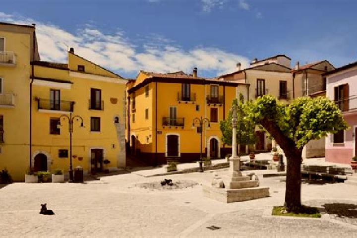 Aria, 37 — Escort in Frosolone, Italy