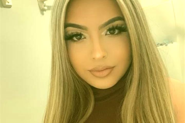 Aria, 38, a blonde dark-eyed latina companion based in Valdevimbre. Offering CIM, 69, A-Level. Available for incall and outcall, day and evening dates.