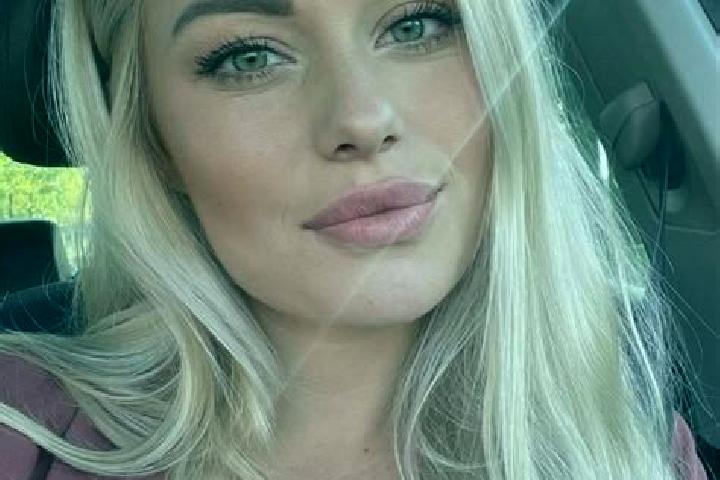 Aria, 38, a blonde hazel-eyed mediterranean companion based in Ersekvadkert. Offering Fetish, Tantra, Domination. Available for incall and outcall, day and e...