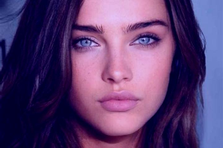 Aria, 38, a dark blonde amber-eyed slavic companion based in Poriyya. Offering CIM, Dinner Date. Available for incall and outcall, day and evening dates.