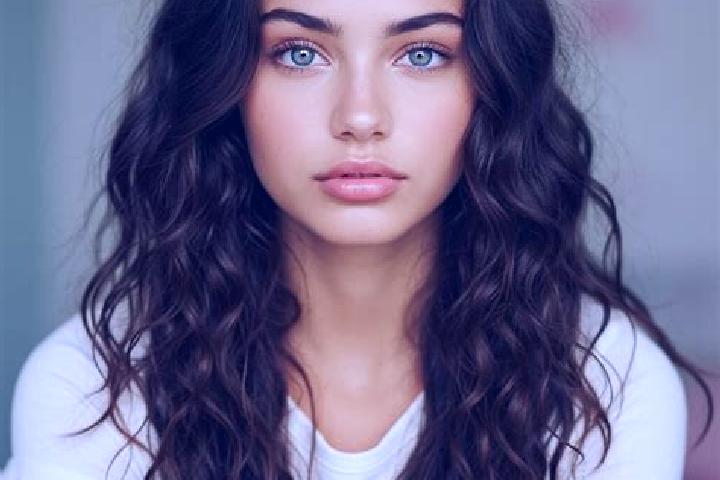 Aria, 38, a dark blonde hazel-eyed mediterranean companion based in Tajur. Offering 69, Couples. Available for incall and outcall, day and evening dates.