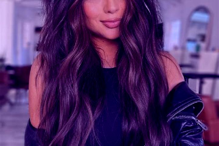 Aria, 39, a brunette dark-eyed caucasian companion based in Kodinar. Offering Fetish, Duos, GFE. Available for incall and outcall, day and evening dates.