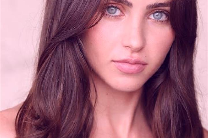 Ariana, 20, a red brown-eyed latina companion based in Rumst. Offering BDSM, Striptease, Massage. Available for incall and outcall, overnight bookings availa...