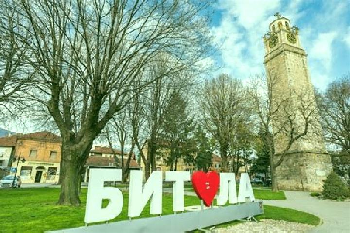 Ariana, 20 — Escort in Bitola, North Macedonia