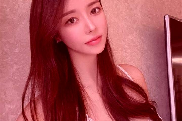 Ariana, 20 — Escort in Cuihuangkou, China