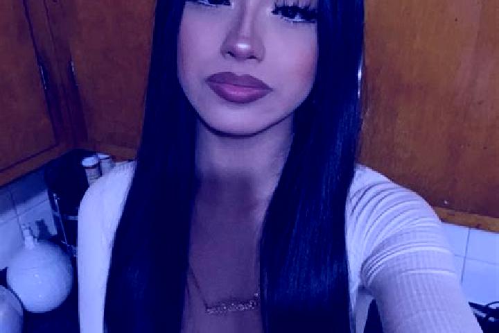 Ariana, 21, a black grey-eyed latina companion based in El Tarf. Offering Duos, CIM, 69. Available for incall and outcall, day and evening dates.