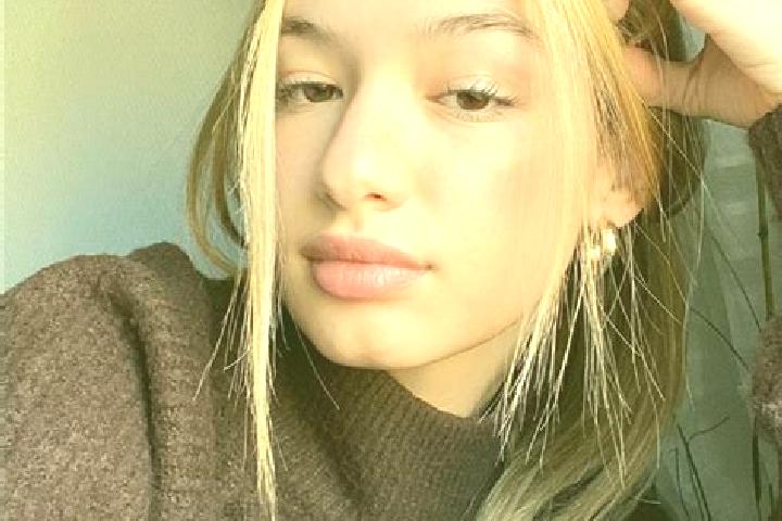 Ariana, 21, a blonde brown-eyed indian companion based in San Nicolo a Trebbia. Offering Fetish, BDSM, OWO. Available for incall and outcall, day and evening...