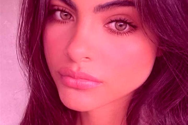 Ariana, 21, a brunette green-eyed caucasian companion based in Areso. Offering 69, Travel Companion, Deep French Kissing, Tantra, Fetish. Available for incal...
