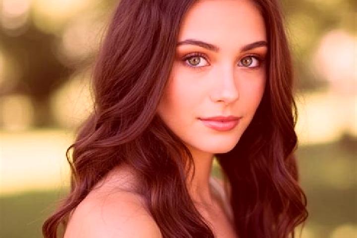 Ariana, 21, a brunette hazel-eyed european companion based in Manerbe. Offering Roleplay, Duos, CIM. Available for incall and outcall, day and evening dates.