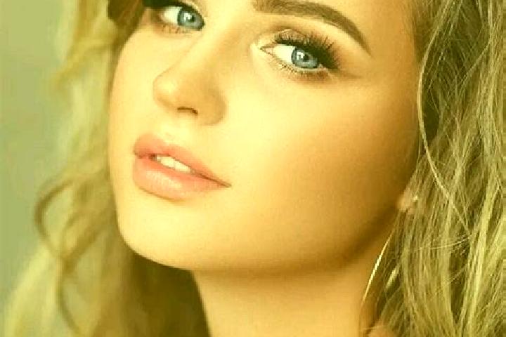 Ariana, 21, a dark blonde blue-eyed mediterranean companion based in Tamazulita. Offering Domination, A-Level, Girlfriend Experience. Available for incall an...