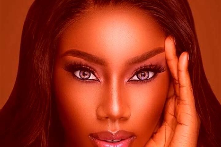 Ariana, 21, a red blue-eyed ebony companion based in Sonson. Offering Tantra, Dinner Date, 69. Available for incall and outcall, day and evening dates.