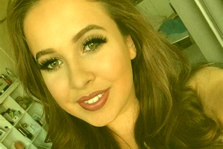 Ariana, 21, a red brown-eyed latina companion based in La Barra de Colotepec. Offering Striptease, Couples, GFE, Dinner Date. Available for incall and outcal...