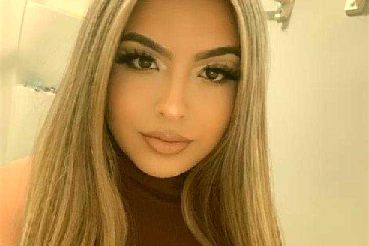 Ariana, 22, a blonde brown-eyed latina companion based in Shumerlya. Offering CIM, Duos, Fetish, Dinner Date. Available for incall and outcall, overnight boo...