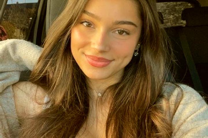 Ariana, 22, a brunette hazel-eyed indian companion based in Fjaellbacka. Offering Couples, Party Girl, OWO, Massage. Available for incall and outcall, day an...
