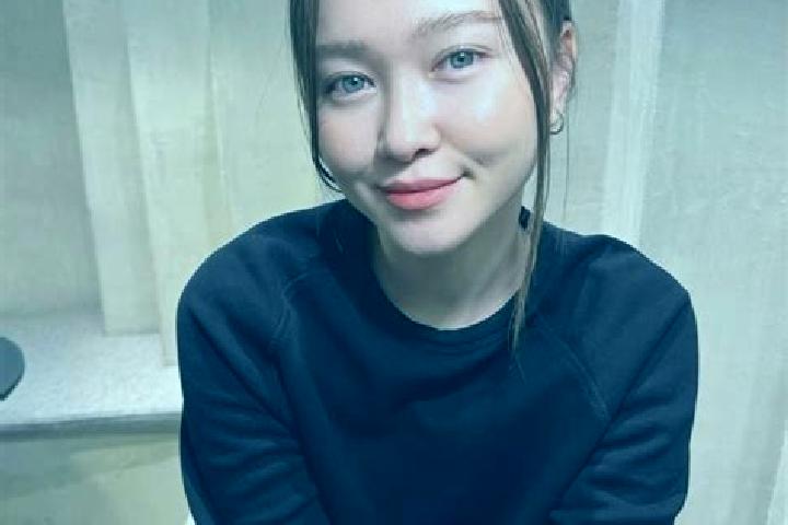 Ariana, 22, a dark blonde blue-eyed asian companion based in Maidan Khulah. Offering Massage, Fetish, Dinner Date. Available for incall and outcall, day and ...