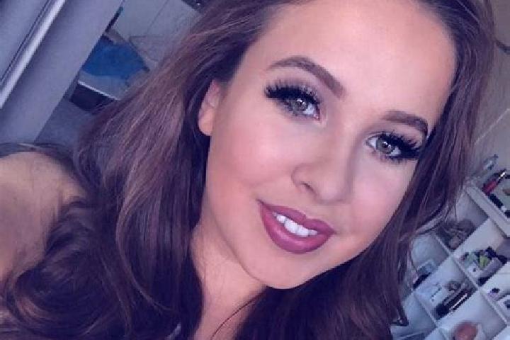 Ariana, 22, a dark blonde dark-eyed latina companion based in Arcos de Jalon. Offering A-Level, Striptease, OWO. Available for incall and outcall, overnight ...