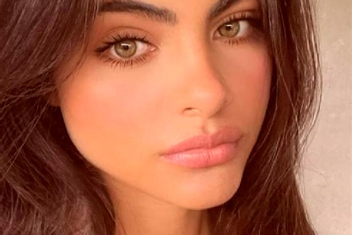 Ariana, 22, a red green-eyed indian companion based in Cedros. Offering GFE, Girlfriend Experience, Striptease, Fetish. Available for incall and outcall, day...