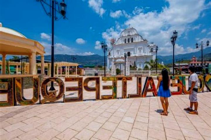 Ariana, 22 — Escort in Quezaltepeque, Guatemala