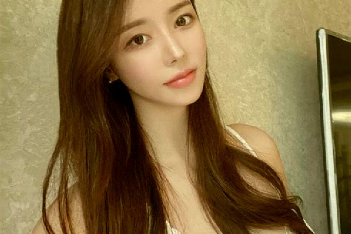Ariana, 22 — Escort in Yaluhu, China