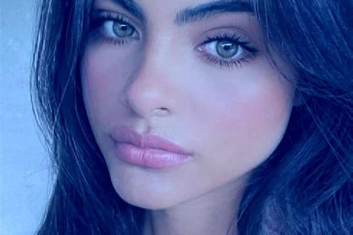 Ariana, 23, a black grey-eyed indian companion based in Tweed. Offering Massage, BDSM, GFE, Fetish. Available for incall and outcall, overnight bookings avai...
