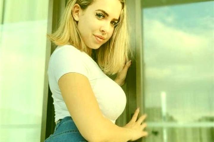 Ariana, 23, a blonde amber-eyed caucasian companion based in Castri di Lecce. Offering OWO, Prostate Massage, Striptease. Available for incall and outcall, d...