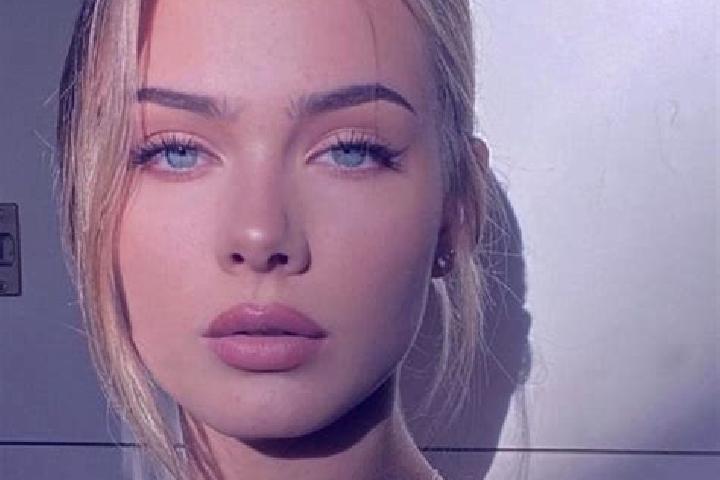 Ariana, 23, a blonde dark-eyed european companion based in Gordola. Offering A-Level, Deep French Kissing, Roleplay, Fetish. Available for incall and outcall...