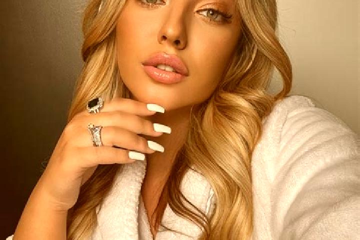 Ariana, 23 — Escort in Anopino, Russia