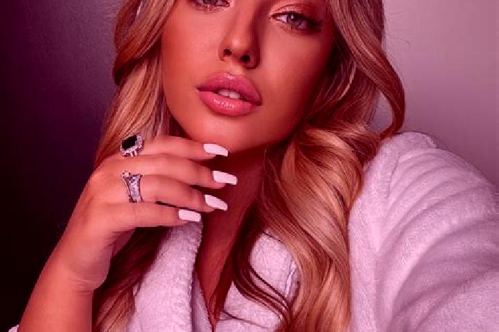 Ariana, 23 — Escort in Asnyezhytsy, Belarus