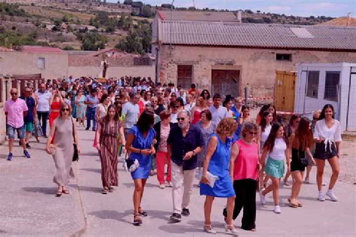Ariana, 23 — Escort in Cevico Navero, Spain
